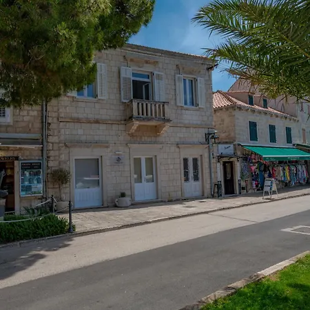 Located House 'porat' Cavtat