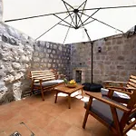 Дом отдыха Located House 'porat' *