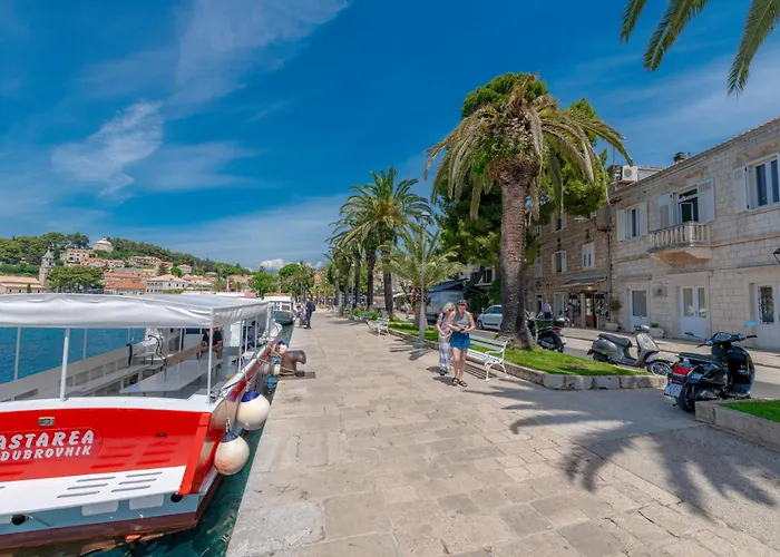 Located House 'porat' Cavtat